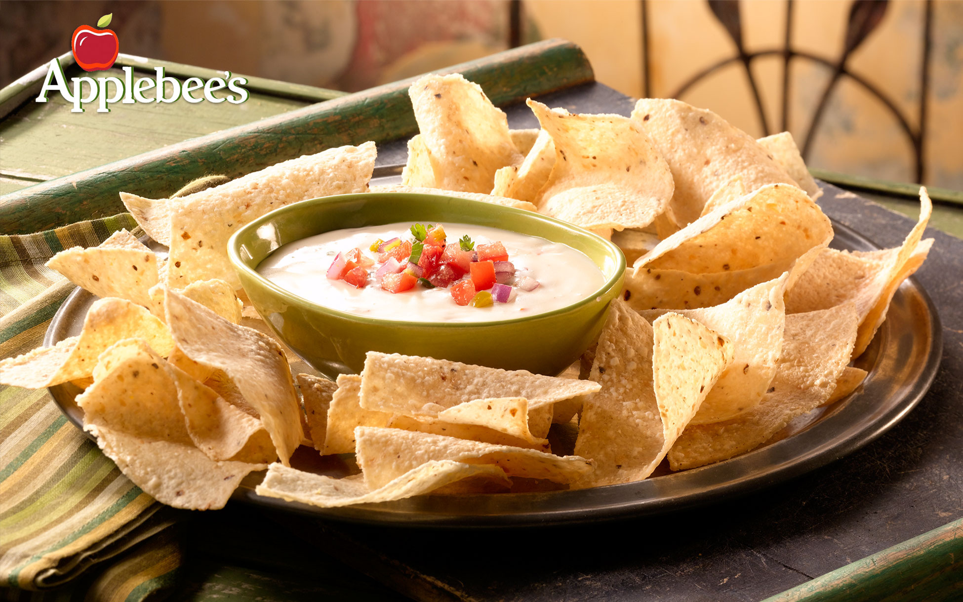 Applebees-Spicy-Queso-Blanco-with-New-Logo-2